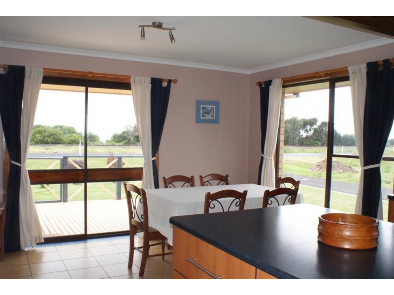 111 Penguin Road, Ulverstone TAS 7315