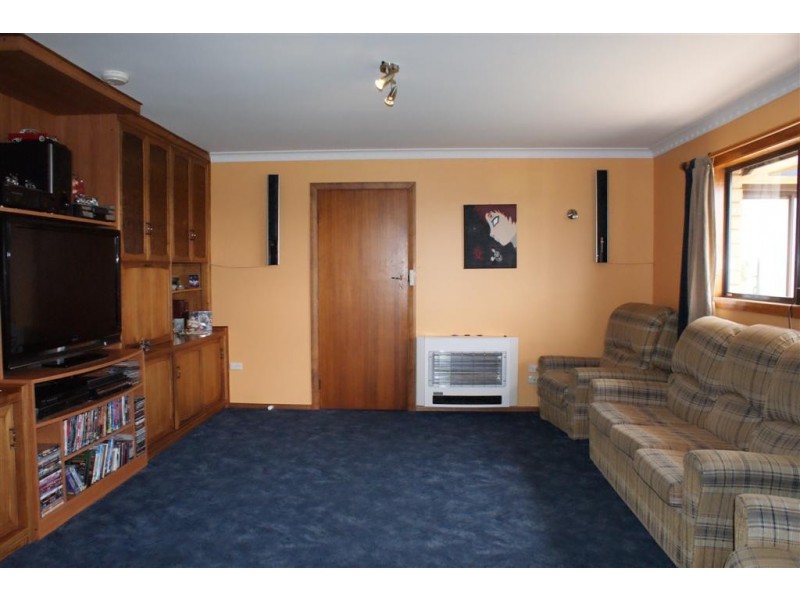 111 Penguin Road, Ulverstone TAS 7315