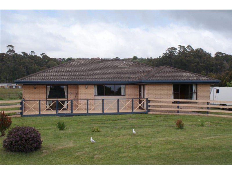 111 Penguin Road, Ulverstone TAS 7315