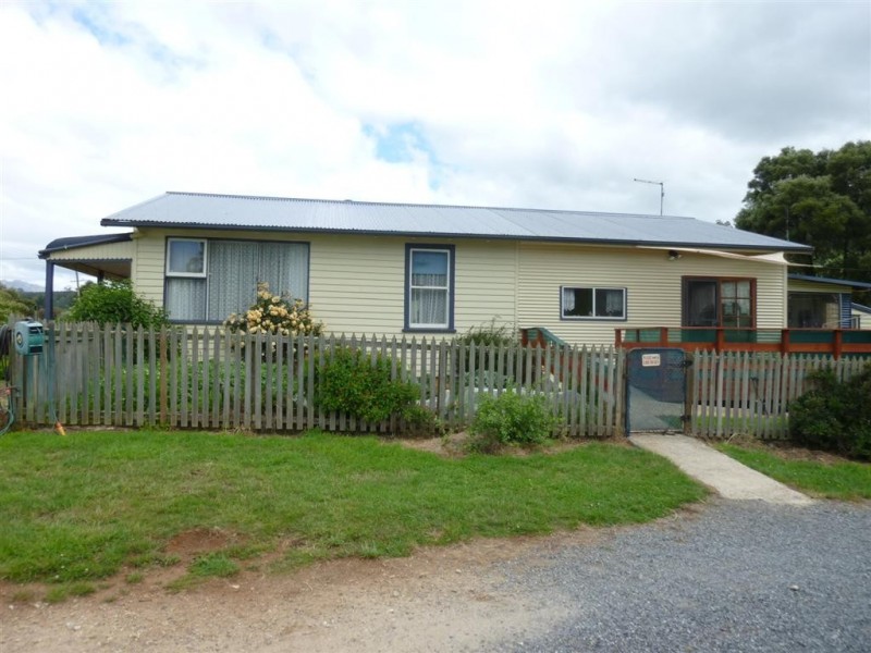 2 Main Street, Wilmot TAS 7310