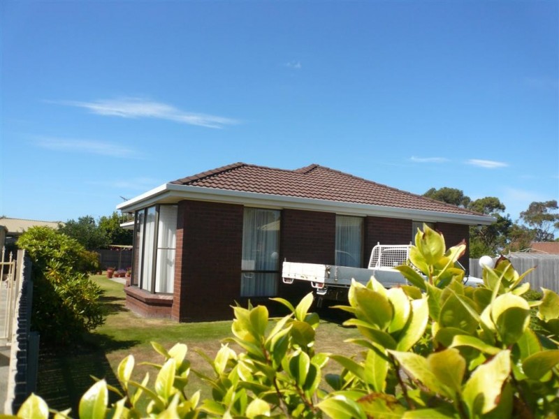 Unit 1/15 Nell Crescent, Ulverstone TAS 7315