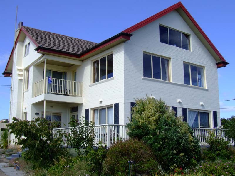 13 and 14 Penguin Road, Ulverstone TAS 7315