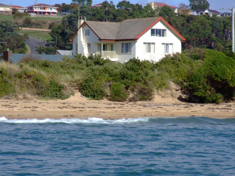 13 and 14 Penguin Road, Ulverstone TAS 7315