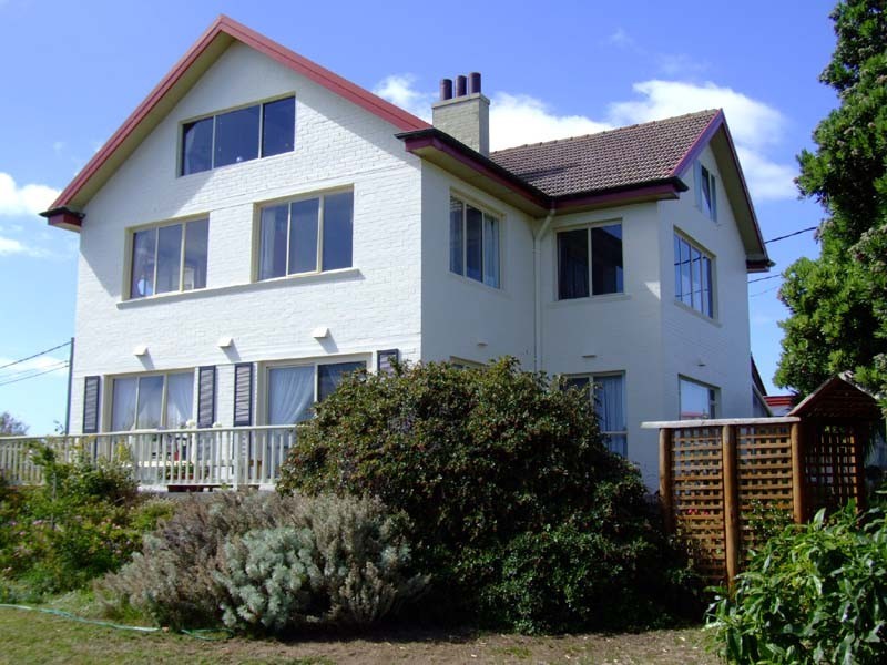 13 and 14 Penguin Road, Ulverstone TAS 7315