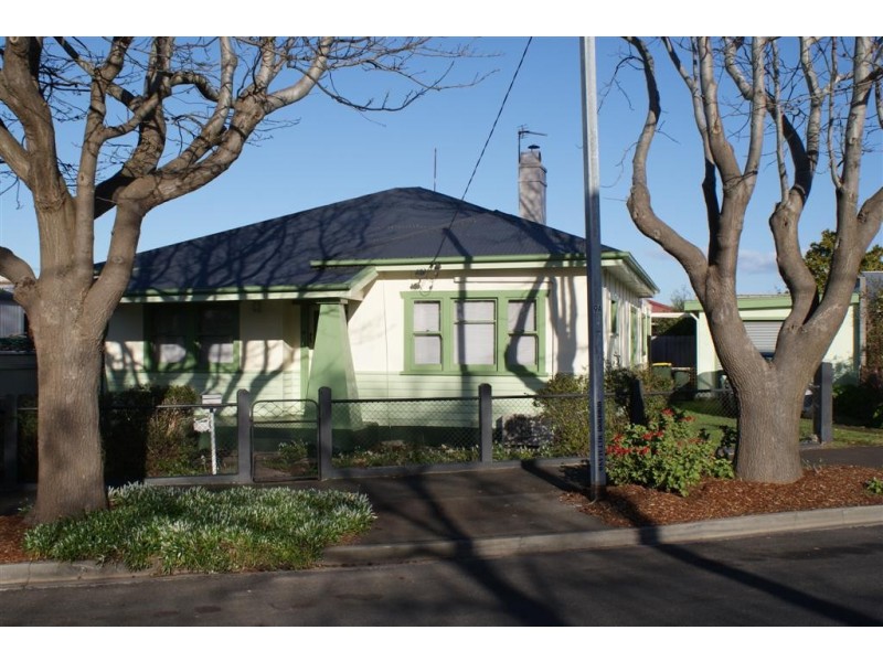 15 Victoria Street, Ulverstone TAS 7315