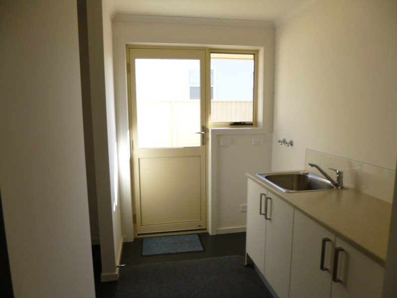 Unit 2/101 Main Street, Ulverstone TAS 7315