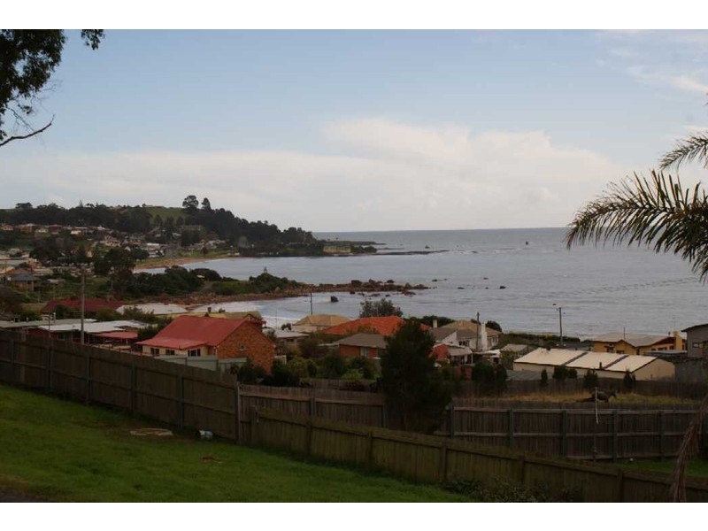 20 Seaside Crescent, Penguin TAS 7316