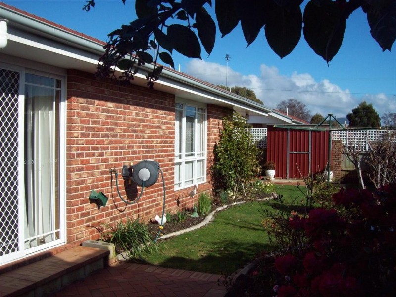 2/15 Lovett Street, Ulverstone TAS 7315