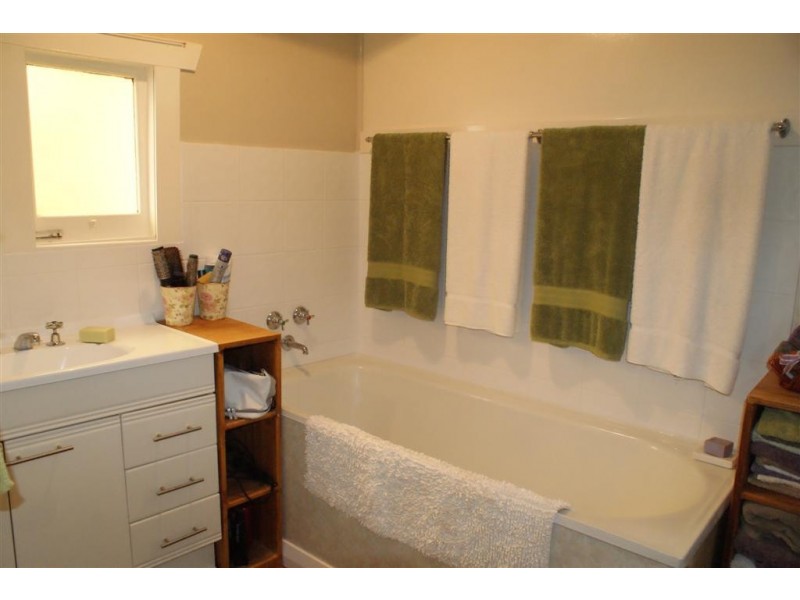 110 Alexandra Road, Ulverstone TAS 7315