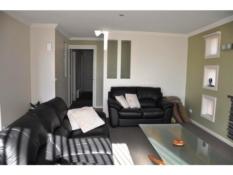 2/4 James Street, Ulverstone TAS 7315