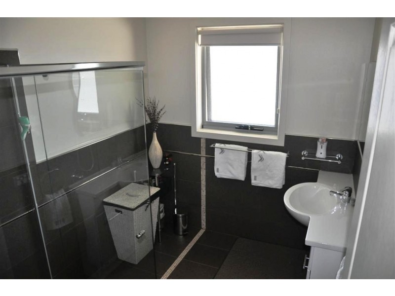 2/4 James Street, Ulverstone TAS 7315