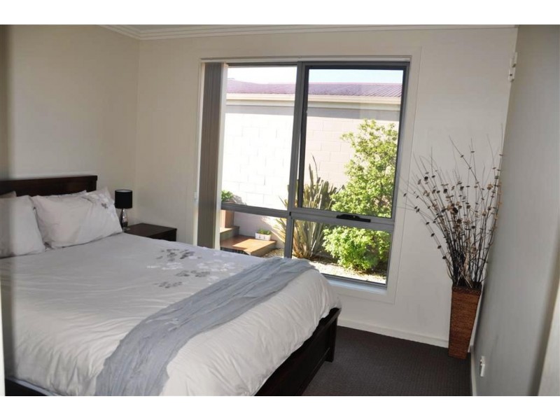 2/4 James Street, Ulverstone TAS 7315