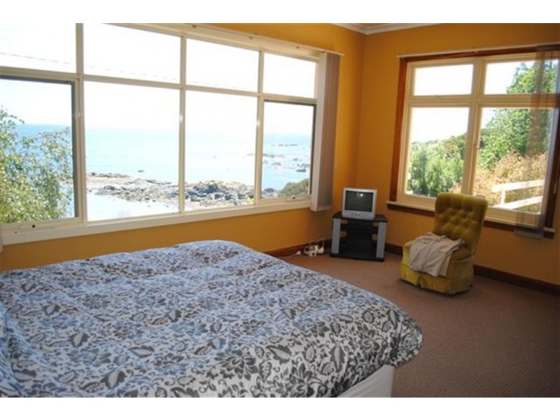 527 Penguin Road, Penguin TAS 7316