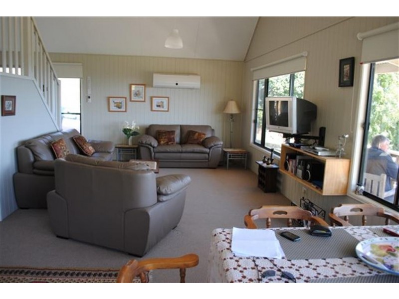 527 Penguin Road, Penguin TAS 7316