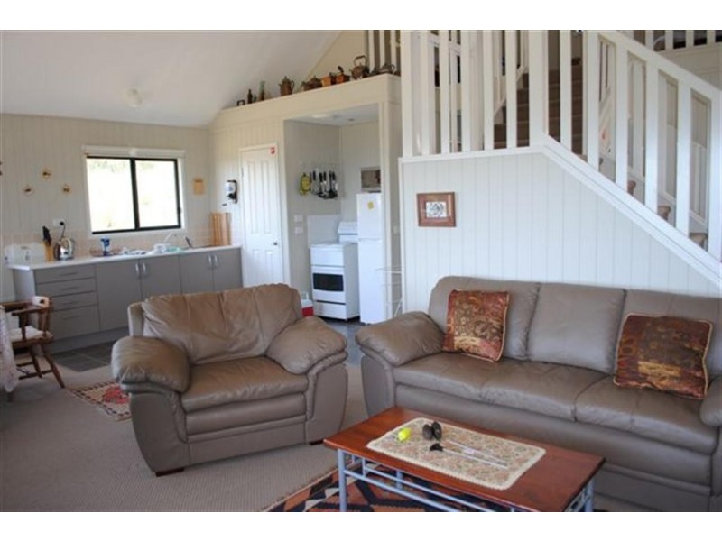 527 Penguin Road, Penguin TAS 7316