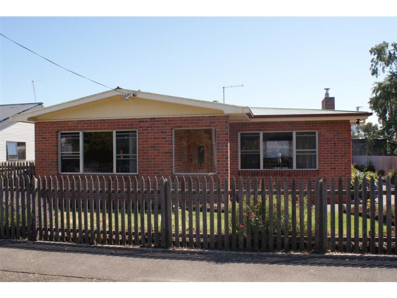 7 Leven Street, Ulverstone TAS 7315