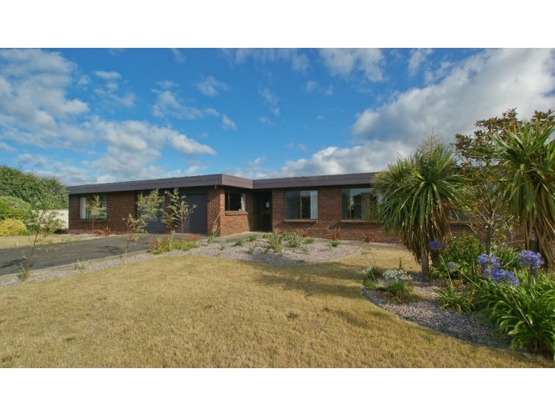 67 Leighlands Avenue, Ulverstone TAS 7315