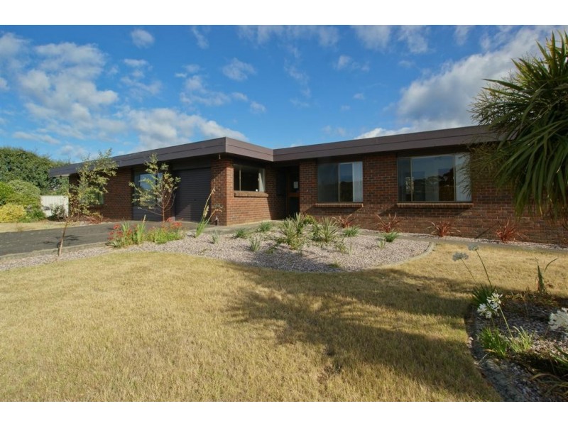 67 Leighlands Avenue, Ulverstone TAS 7315