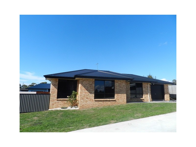 1/13 Berkshire Pde, Penguin TAS 7316