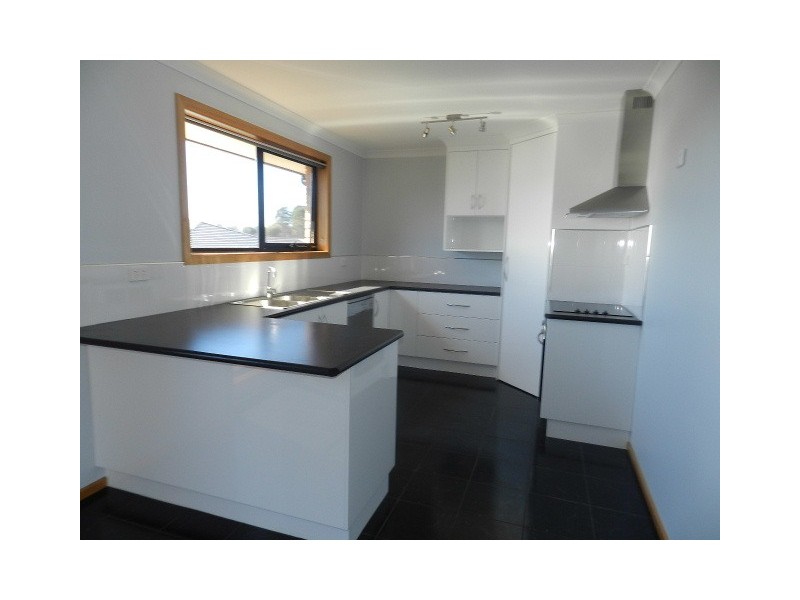1/13 Berkshire Pde, Penguin TAS 7316