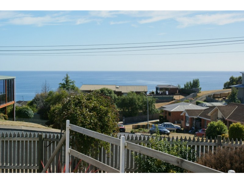 6 Hales Street, Penguin TAS 7316