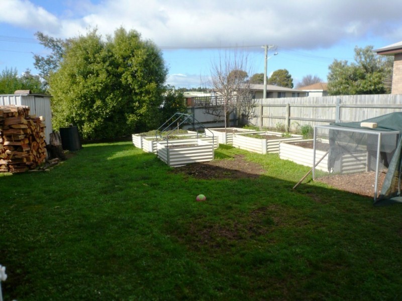 6 Hales Street, Penguin TAS 7316