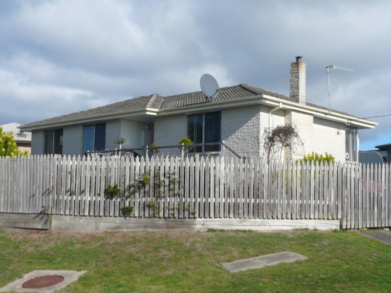 6 Hales Street, Penguin TAS 7316