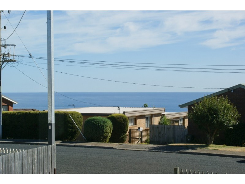 6 Hales Street, Penguin TAS 7316