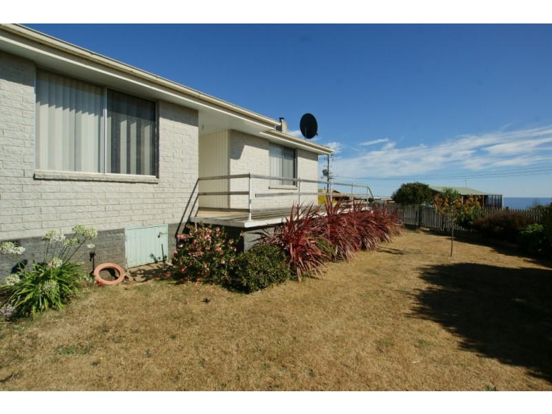 6 Hales Street, Penguin TAS 7316