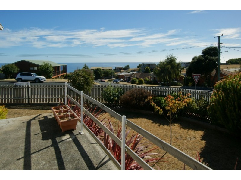 6 Hales Street, Penguin TAS 7316