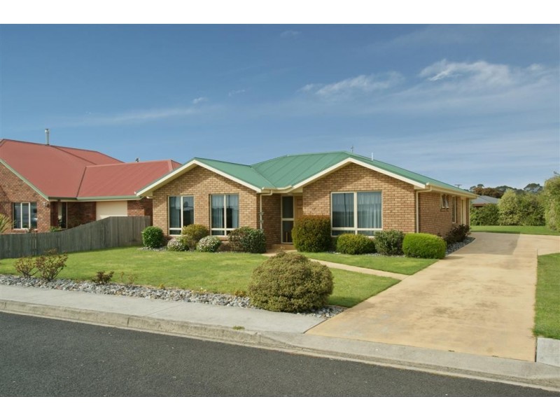 13 Flora Street, Ulverstone TAS 7315