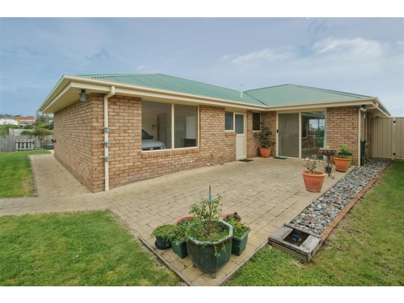 13 Flora Street, Ulverstone TAS 7315