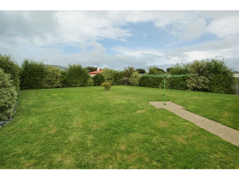 13 Flora Street, Ulverstone TAS 7315