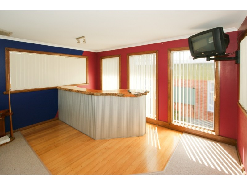 18 River Road, Ulverstone TAS 7315