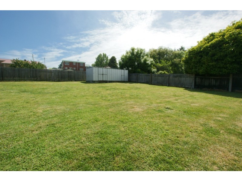 18 River Road, Ulverstone TAS 7315