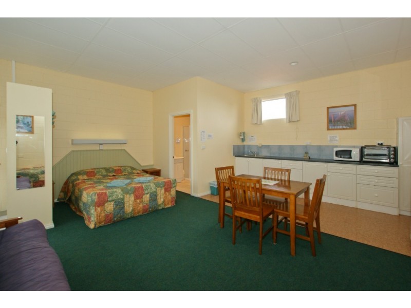 99-101 Main Road, Penguin TAS 7316