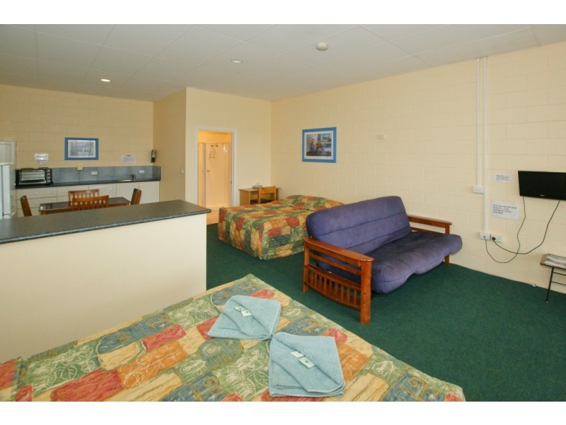 99-101 Main Road, Penguin TAS 7316
