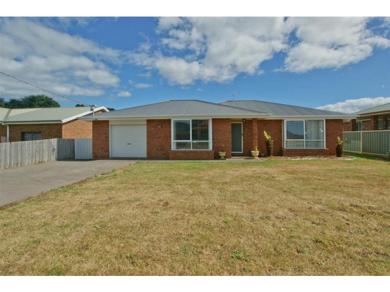 110 Pine Road, Penguin TAS 7316