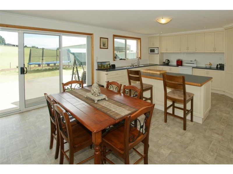 110 Pine Road, Penguin TAS 7316
