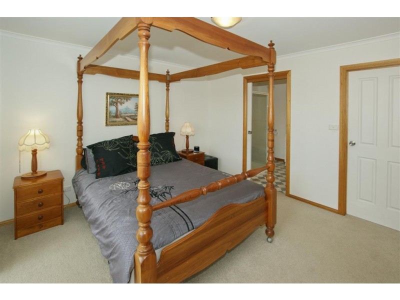 110 Pine Road, Penguin TAS 7316