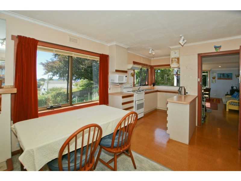 10 King Edward Street, Penguin TAS 7316