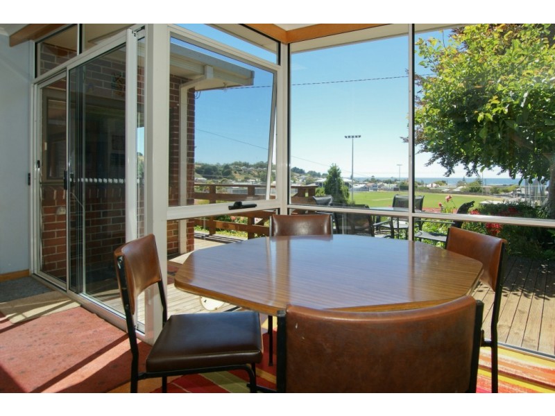 10 King Edward Street, Penguin TAS 7316