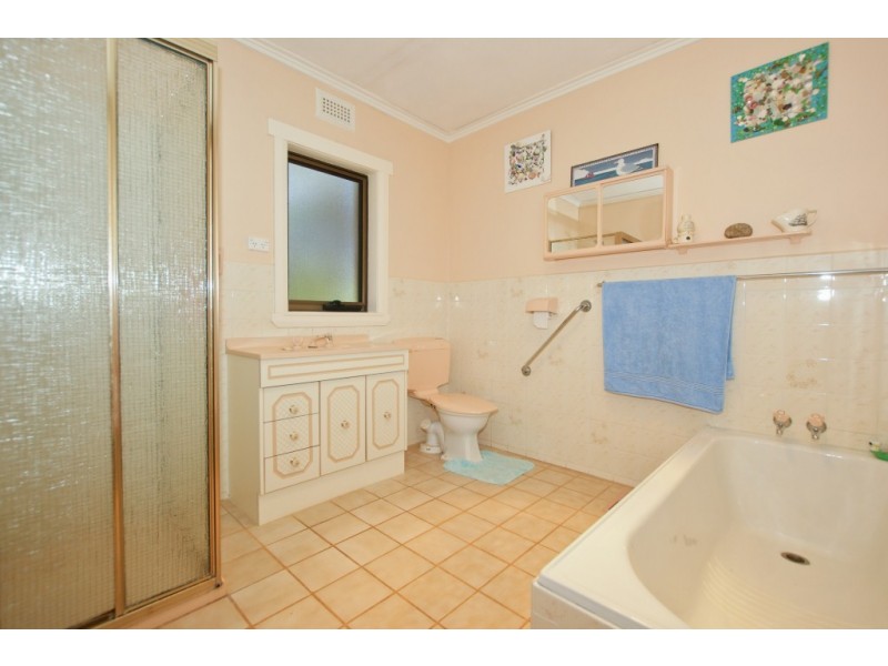 10 King Edward Street, Penguin TAS 7316