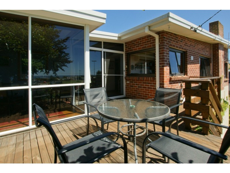 10 King Edward Street, Penguin TAS 7316