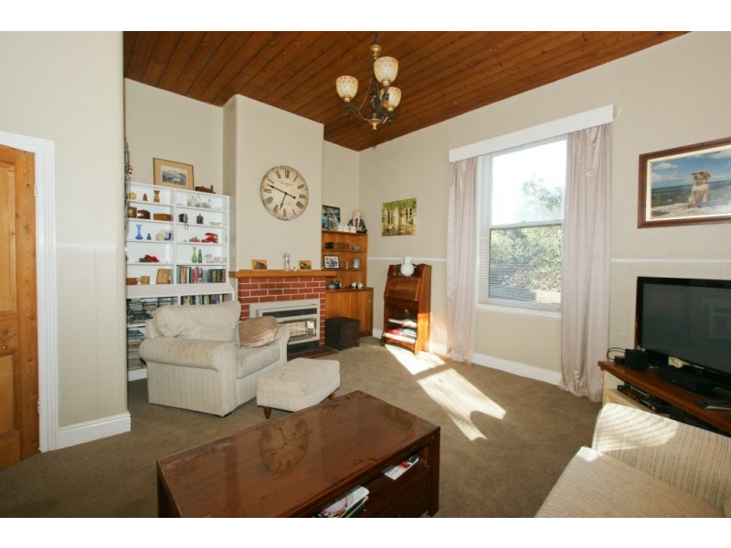 36 South Road, West Ulverstone TAS 7315