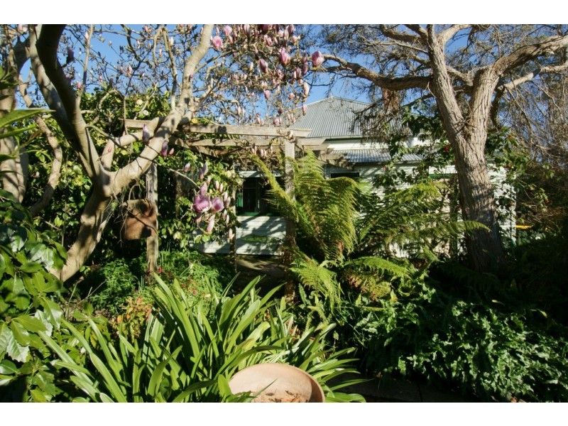 36 South Road, West Ulverstone TAS 7315