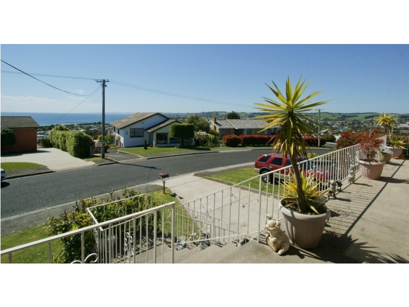 2 Burnett Crescent, West Ulverstone TAS 7315