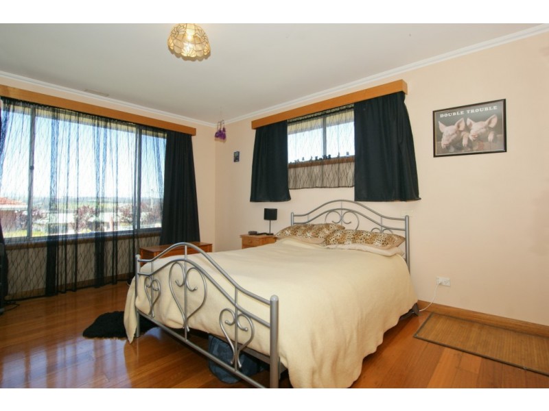 2 Burnett Crescent, West Ulverstone TAS 7315