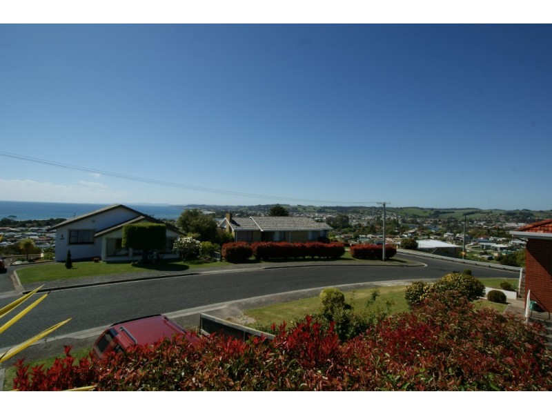 2 Burnett Crescent, West Ulverstone TAS 7315