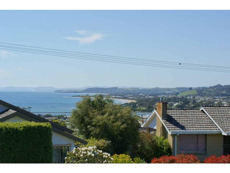 2 Burnett Crescent, West Ulverstone TAS 7315